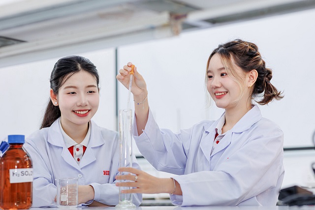 Học Điều dưỡng có cần giỏi Hóa không?