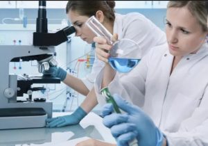 Mức lương ngành Hóa dược có sự khác nhau tùy vị trí, kinh nghiệm và môi trường làm việc